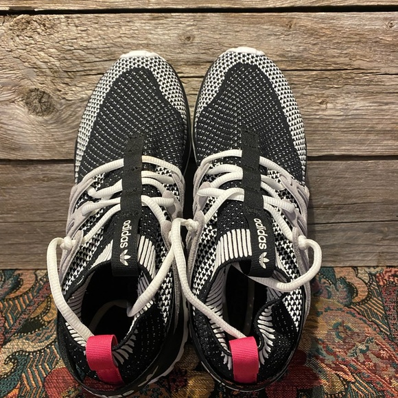🤡BOGO🤡 ADIDAS Tubular Nova Primeknit in Black & White - Mens 7 EU40 - Picture 4 of 12